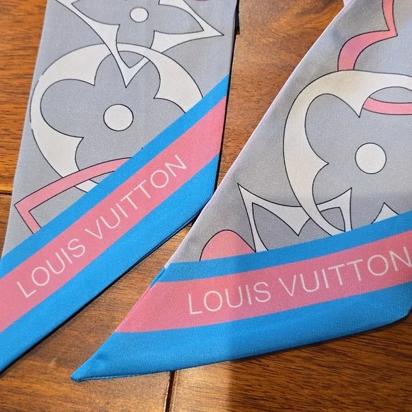 LV Logo Bag Or Hair Scarf - Picture 4 of 6